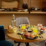 Memories Oldtown Hotel 4*